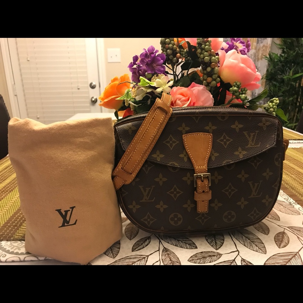 ❌SOLD❌ 💯 Authentic Louis Vuitton Jeune Fille MM
